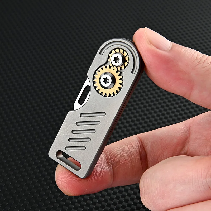 Titanium Alloy Handle Gear Folding Knife Mini Keychain Pocket Knife Chic Multitool Gift for Men EDC Survival Outdoor Hand Tools