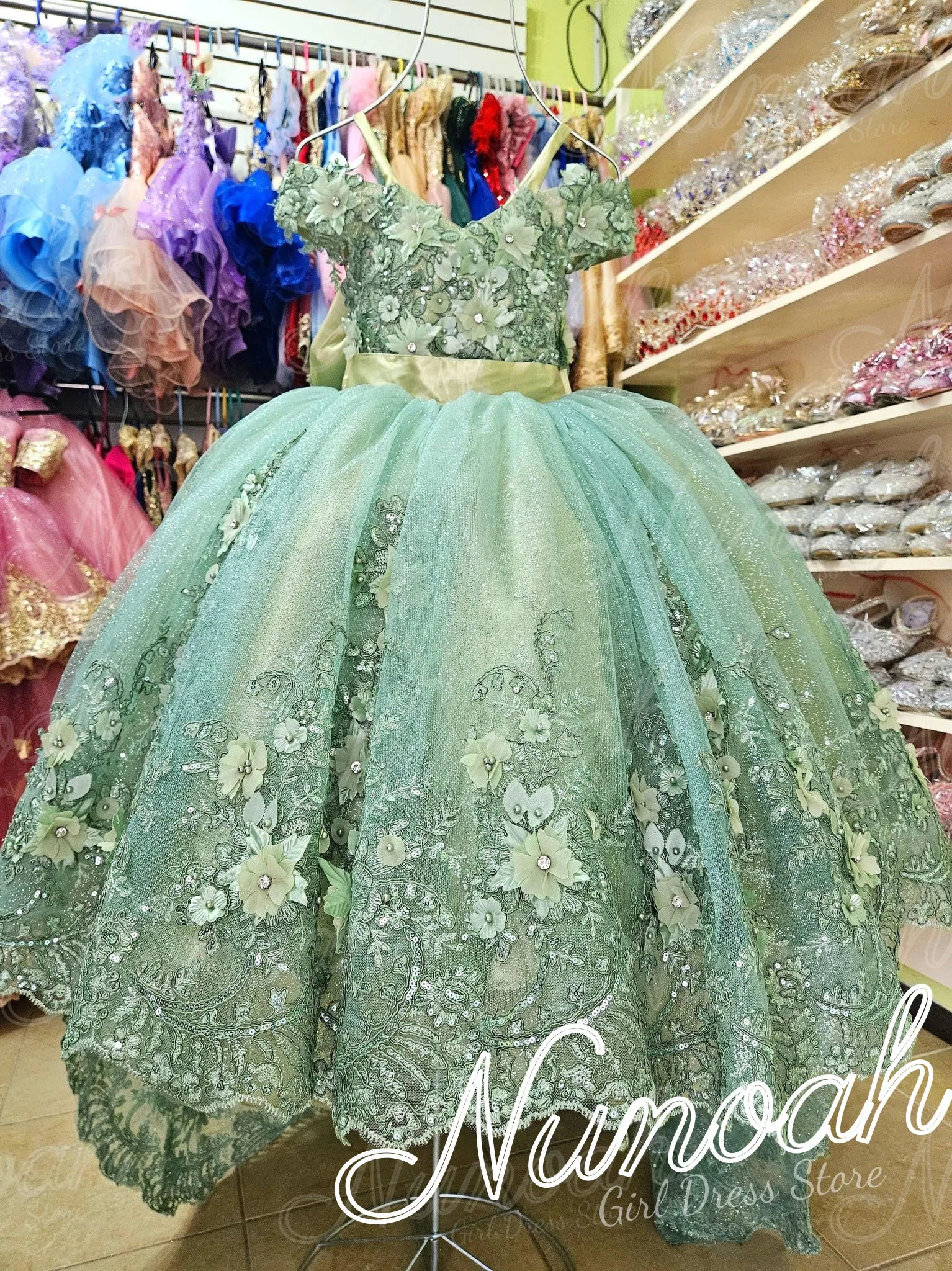 

Green Flower Girl Dress For Wedding Floral Lace Appliques Girl Birthday Party With Bow First Holy Communion Gown Customized