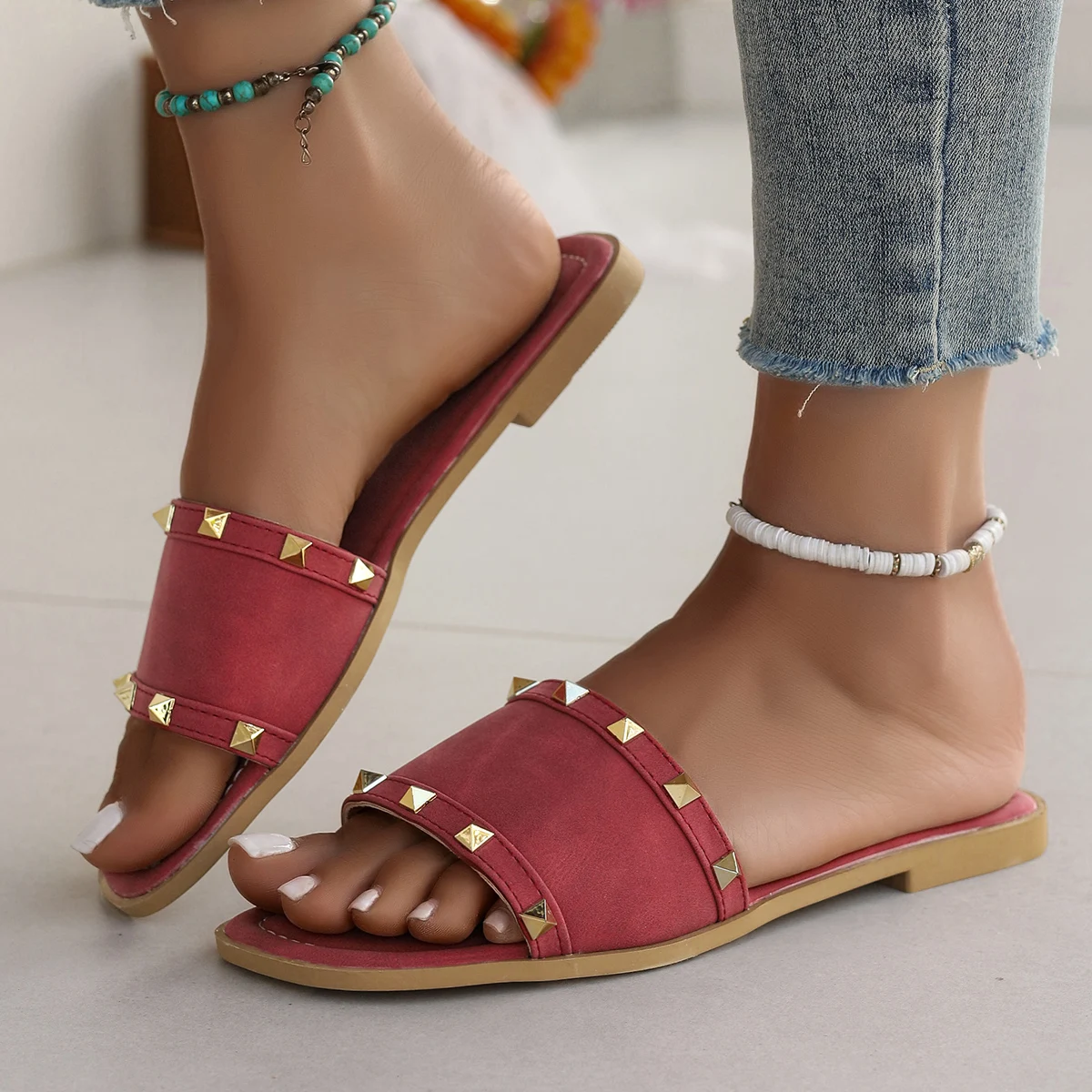 Women Slippers 2024 New Summer Fashion Sandals Comfort Metal Head Luxury Slippers Women Rivet Flat Slides Women Zapatos De Mujer