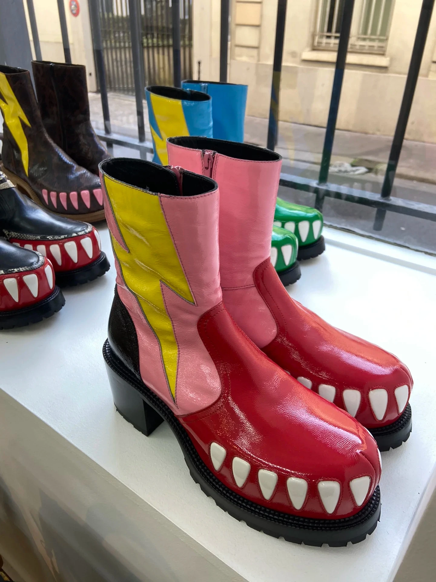 

Men's Pink Gradient Patent Leather Mid Calf Boots Pattern Design Side Zipper Non Slip Chunky Thick High Heel Outdoor Boots
