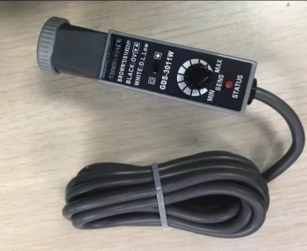 

New Original Genuine Packaging Machinery Color Mark Sensor GDS-3011W GDS-3011R GDS-3011G GDS-3011B