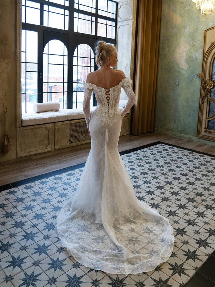 Maßgeschneiderte Applikationen, schulterfrei, herzförmiger Ausschnitt, Meerjungfrau-Hochzeitskleid, Schnürung am Rücken, bodenlang, Sweep-Zug-Kleid für die Braut