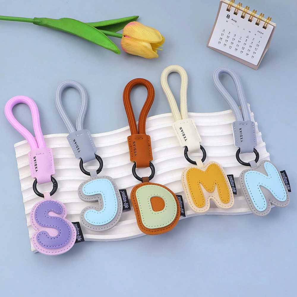 1Pc Lovely A-Z Letter Keychain Creative PU Leather Alphabet Keyring Handbag Ornament Car Trinket Accessories Gifts Souvenir