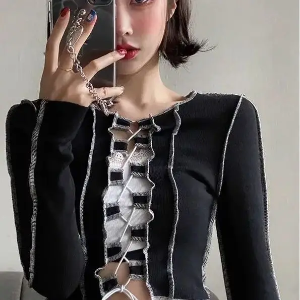 Round Neck Strappy Shoulder T-Shirt Women Retro Hong Kong Style Design 2024 Dark Sexy Personality Tops Girls Long Sleeves