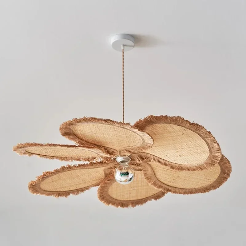 

GHEUVNJ Petal chandelier Japanese style creative homestay clothing store restaurant bedroom light designer's grass woven flower