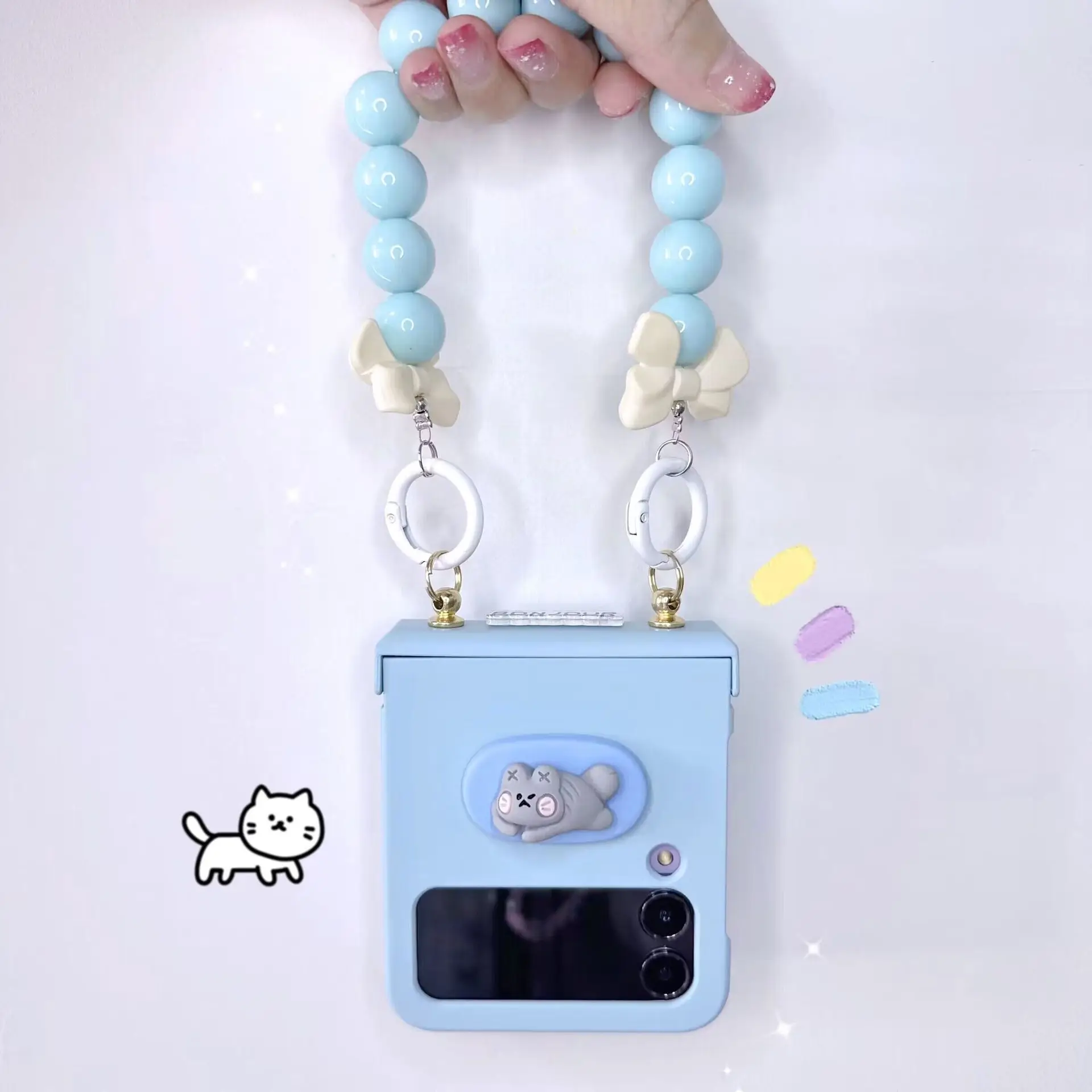 

Case For Samsung Galaxy Z Flip 4 Z Flip 3 DIY Gray Cat Alphabet Bowknot Blue Bead Bracelet Hinge Hard Mobile Phone Case Cover