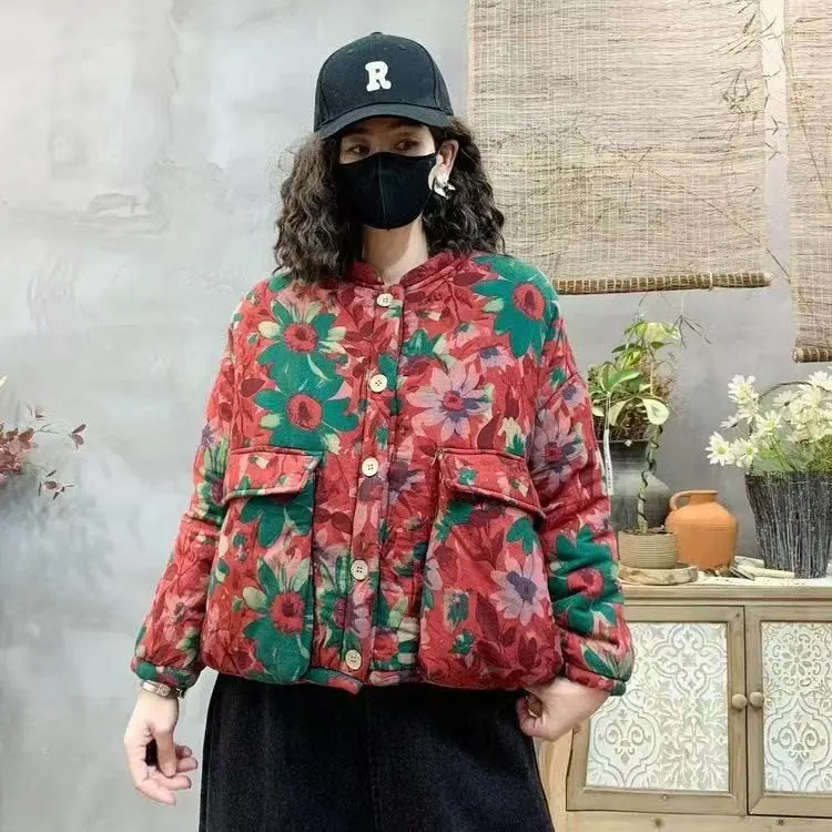 

Новая осенне-зимняя женская куртка из чистого хлопка с крупным цветочным принтом, модная, в этническом стиле, короткая, с большими карманами.