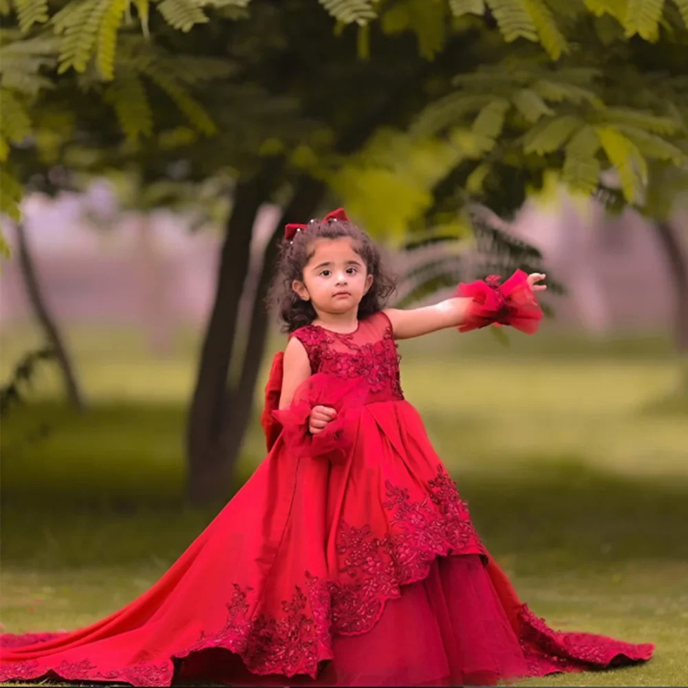 Classic O Neck Appliques Sleeveless Pleat Formal Communion Girl Dress Floor Length Vintage Long Sweep Train Flower Girl Gown