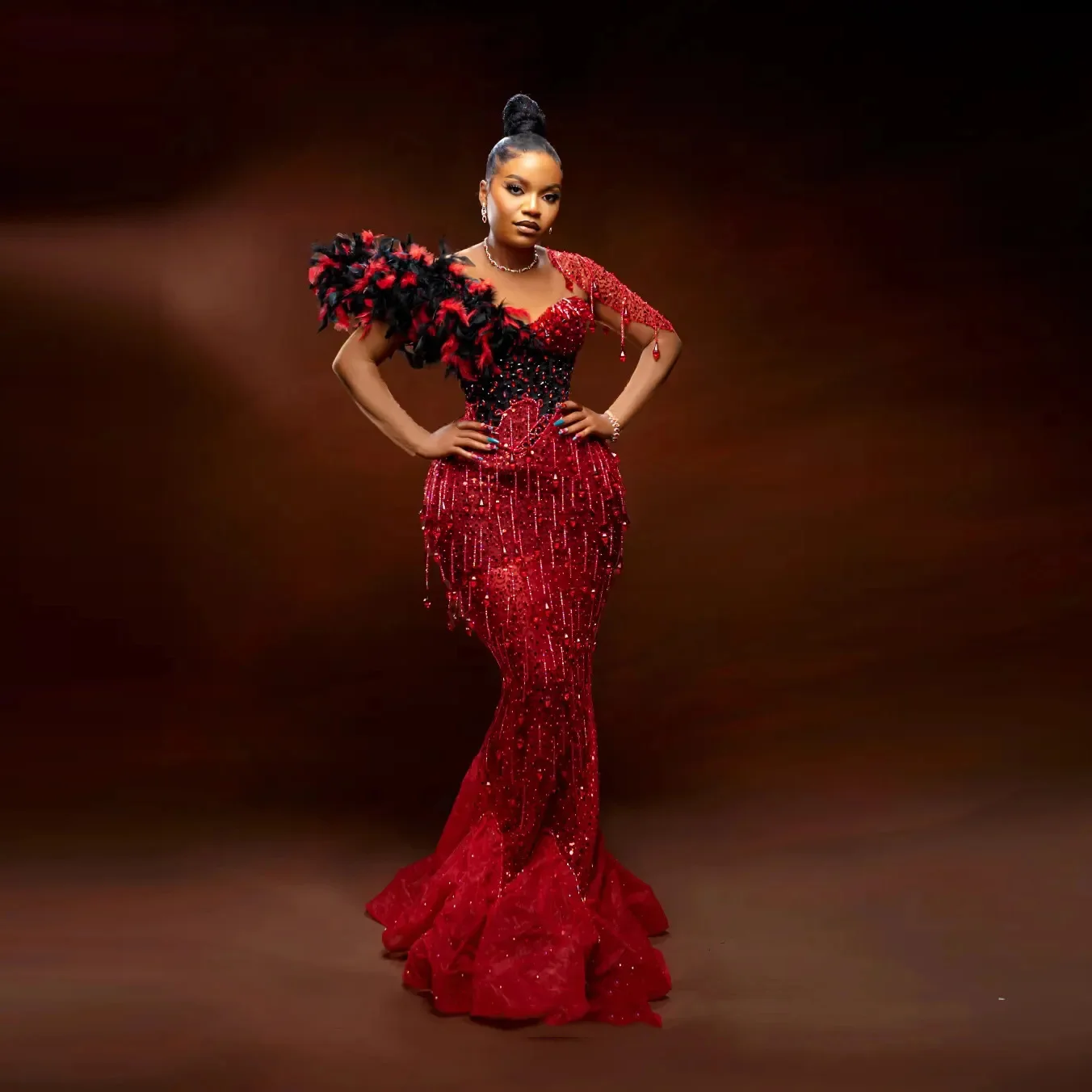 

Tassels Long vestido de festa Mermaid Beading Party Gowns Burgundy Evening Dress Sheer Sleeves Beading Prom Dresses Feathers