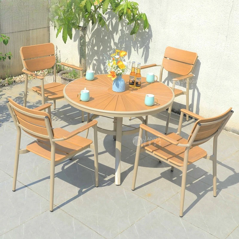 

Комплект уличной мебели для виллы: стол и стулья для балкона, сада или двора, с металлическим каркасом, водонепроницаемые и защищающие от солнца, для обеденной зоны.