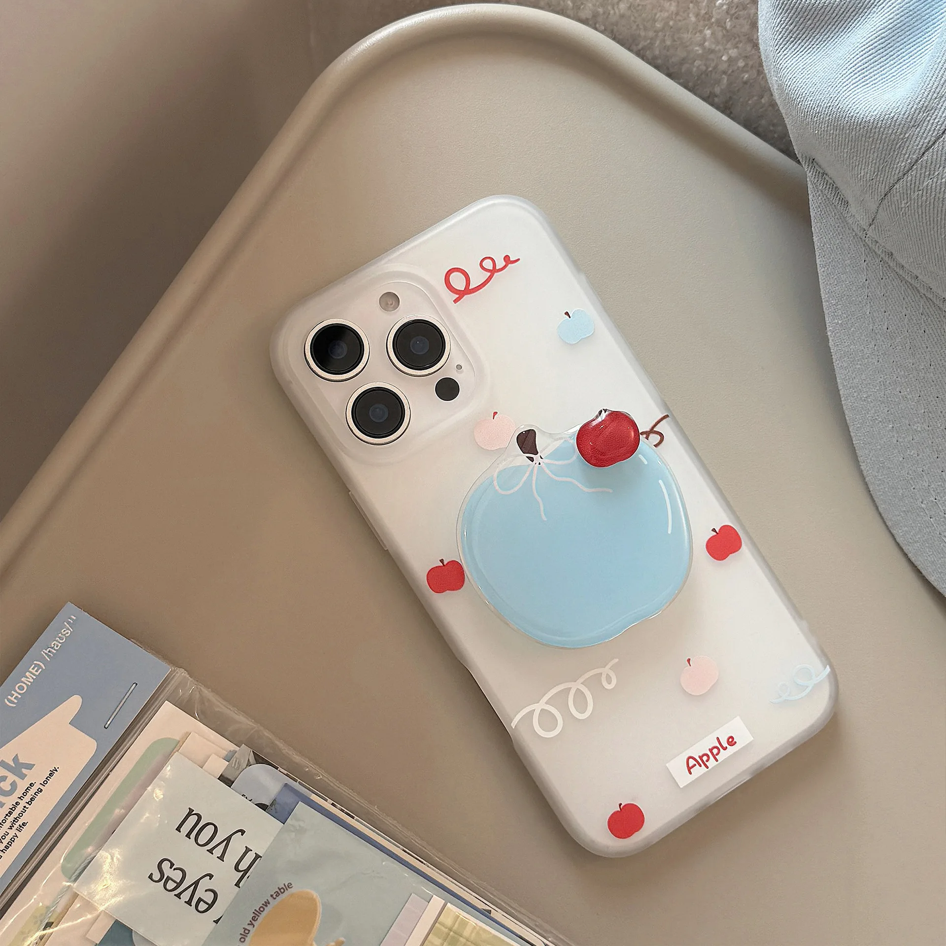 Koreanische Cartoon-Handyhülle mit blau-rotem Apfel und drehbarem Ständer für iPhone 17 16 15 14 13 12 Pro Max – stoßfeste, weiche Schutzhülle