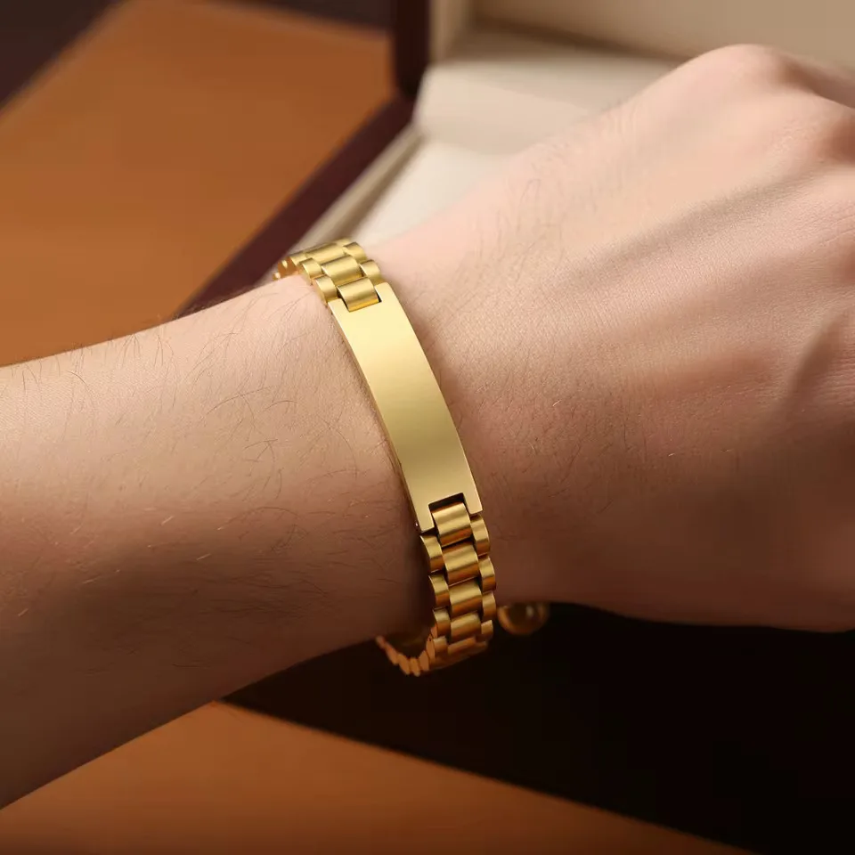 Personalizlied الفولاذ المقاوم للصدأ نقش النص واسعة سوار مخصص الرجال حزام (استيك) ساعة شعار معرف سوار للذكور الأب مجوهرات هدية