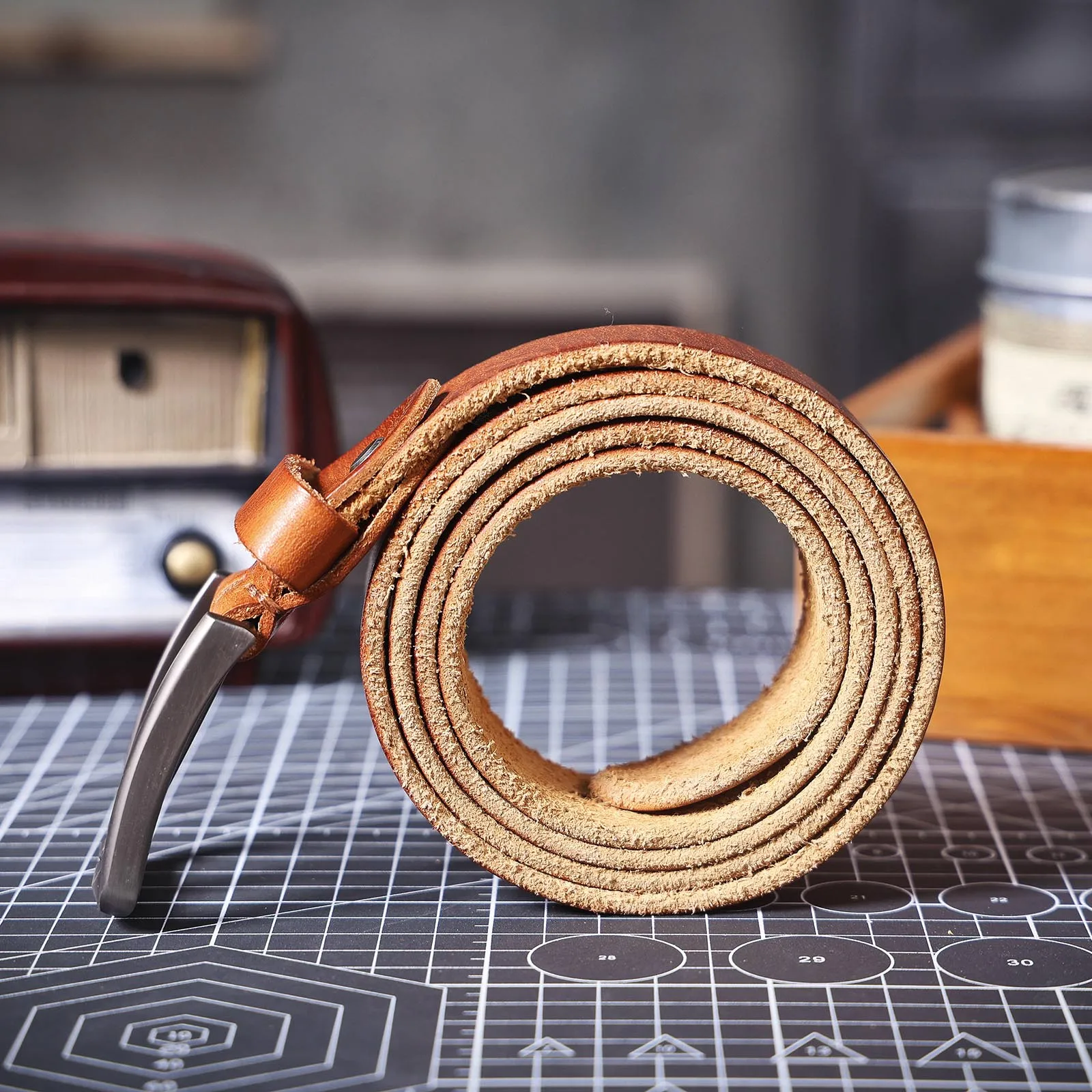 S.WORKER Klassischer Herrengürtel aus echtem Leder mit Dornschließe aus Legierung, Oberschicht aus Rindsleder, Retro-Freizeitgürtel für Jeans mit Geschenkbox – Detail 29