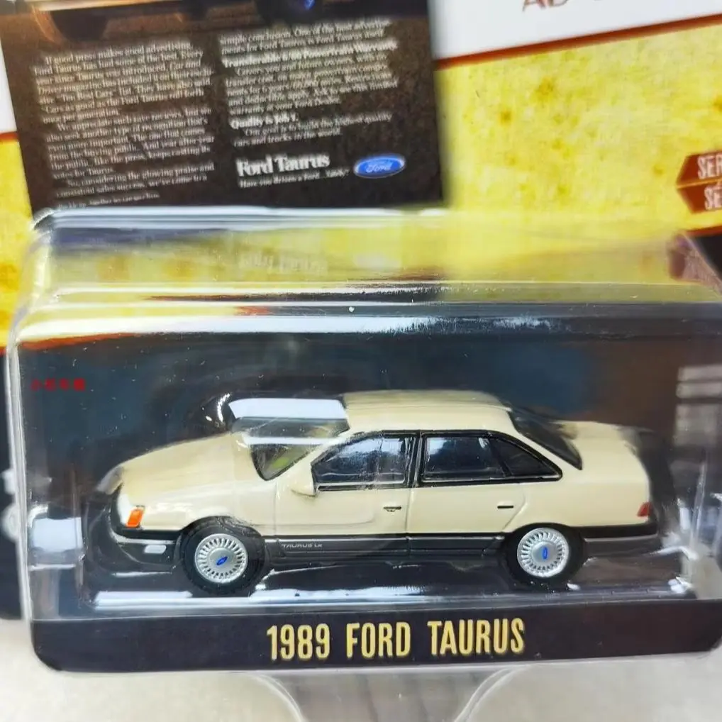 

1:64 Ретро рекламный автомобиль серии 8-1989 Ford Taurus 39110-E Усовершенствованная модель автомобиля