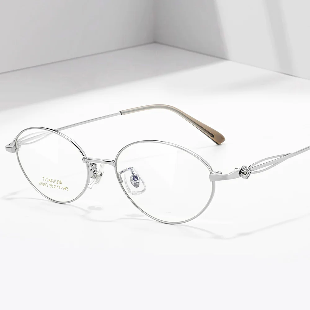 

Стильная титановая оправа для женских очков овальной формы, ультралегкая, с противоскользящими дужками, комфортные очки для элегантного повседневного ношения и непринужденного шика