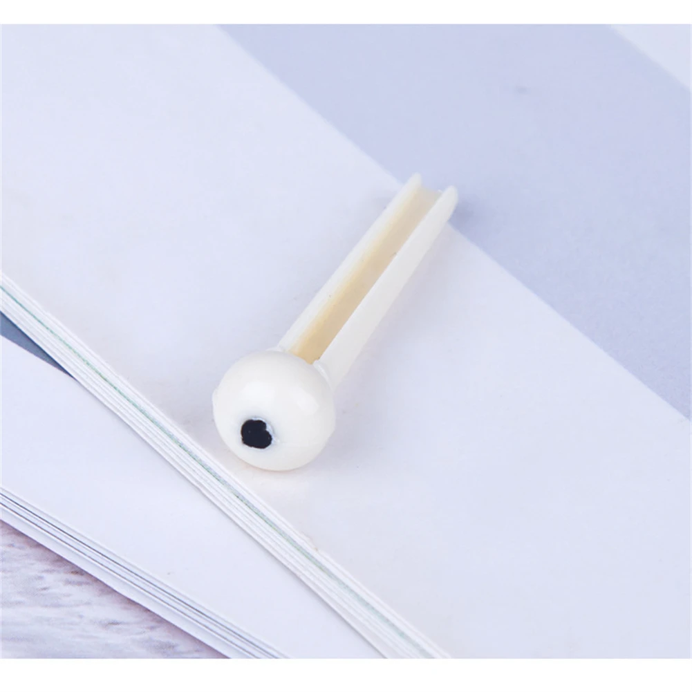 Achieve a Balanced Sound with 12 Plastic Bridge Pins, Suitable for Acoustic, Folk, and Ukulele Guitars, and Long Lasting