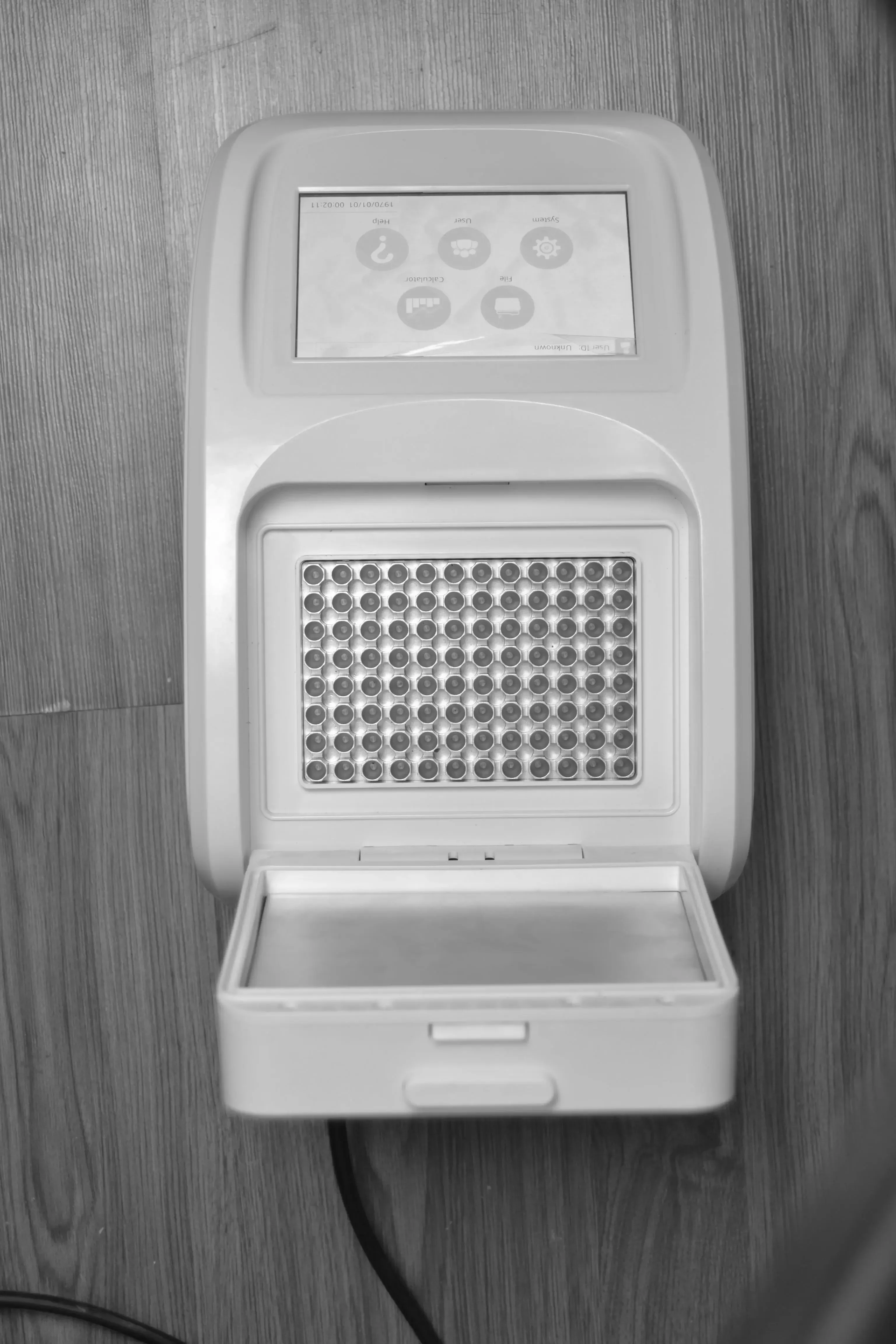 Reliability and Quality Gradient Laboratory PCR Instrument Thermal Cycler XX-96E