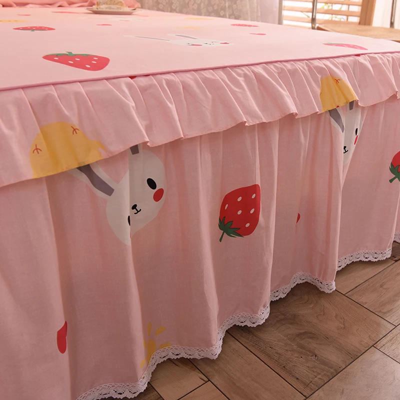 Cute Rabbit Bed Skirt Cotton Bedspread Set Strawberry Printed Bed Dress Pillow Cases 3 Pieces Set for Queen Double Sheet Cover