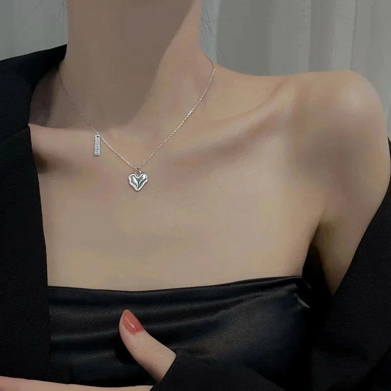 2026 Best-selling Charm Necklace Irregular Wavy Edge Layer Heart & Engraved Vertical Bar Tag Aesthetic Collar Jewelry For Women