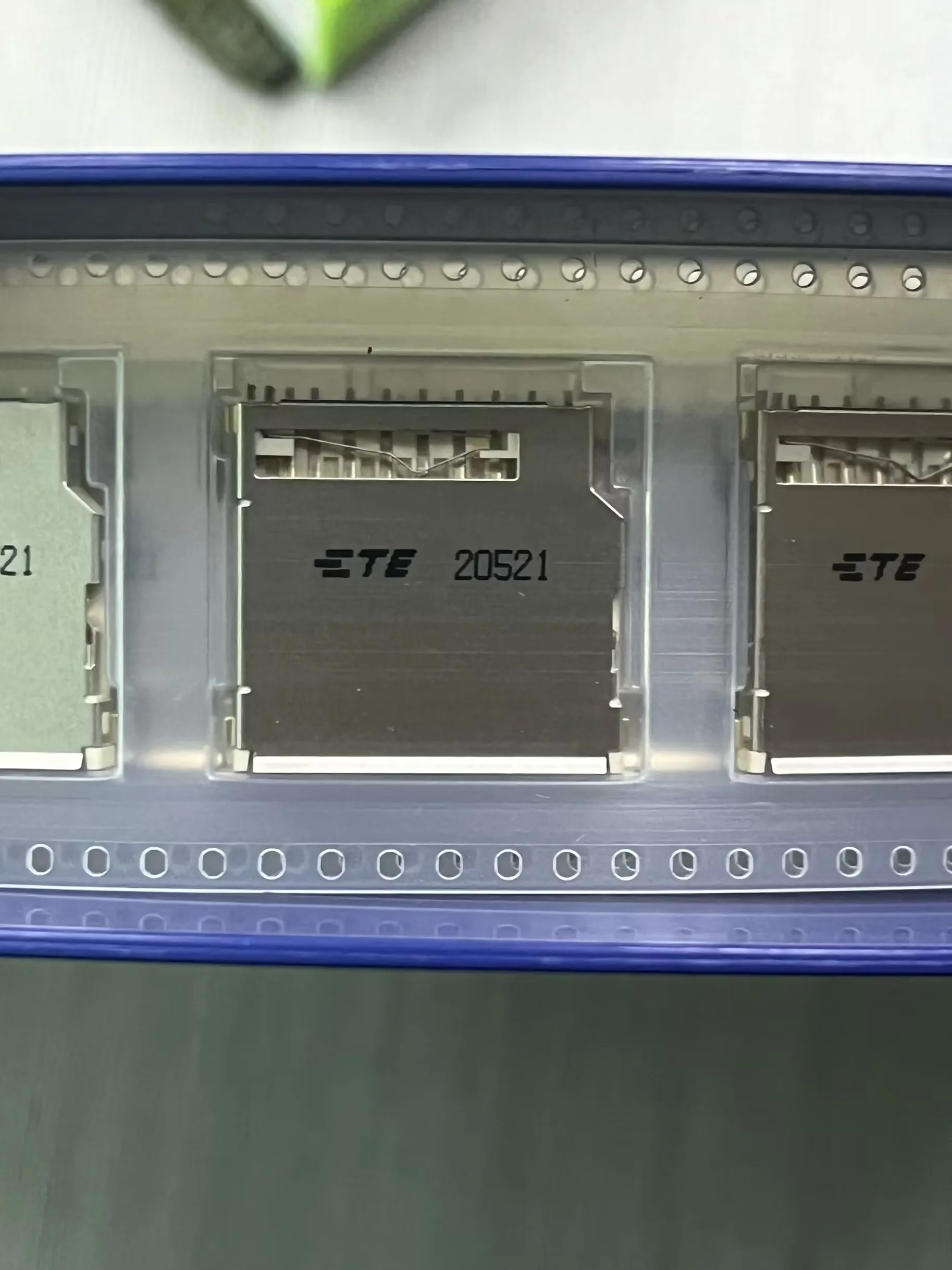 

1 шт. 2041021-4 SD 2041021-3 TE 2041021-2 SD 2041021-1 2041021SD