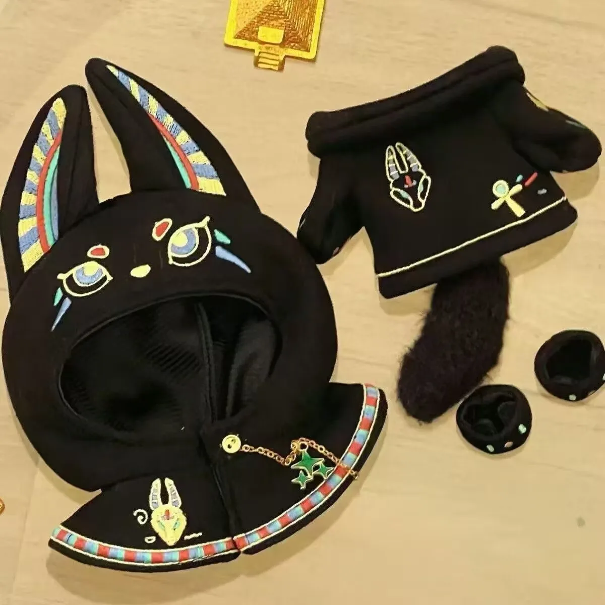 Neue 20 cm große Babykleidung, ägyptische süße Katze, Baumwollpuppenkleidung der Doraemon-Serie, neues Babykleidungsset