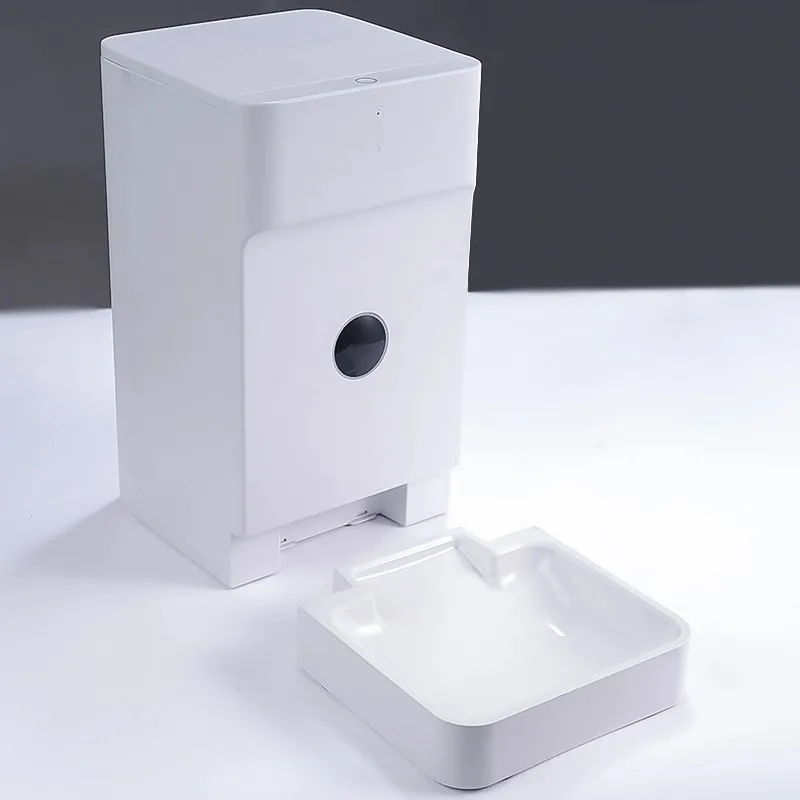 

Smart automatic cat feeder with timed and portioned feeding, remote control, and integrated food dispensing