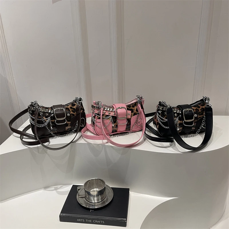 Y2k Mädchen-Umhängetasche mit Nieten und Leopardenmuster, Handtasche im Motorrad-Stil mit Metallnieten und Gürtelschnalle, Damen-Umhängetasche – Detail 2