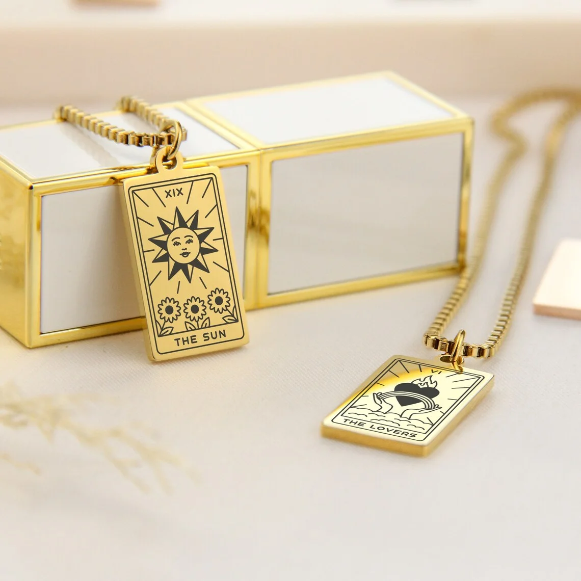 Personalized Tarot Card Necklace Box Chain Hang Tag Necklace Customized Spiritual Jewelry Best Friend Gift