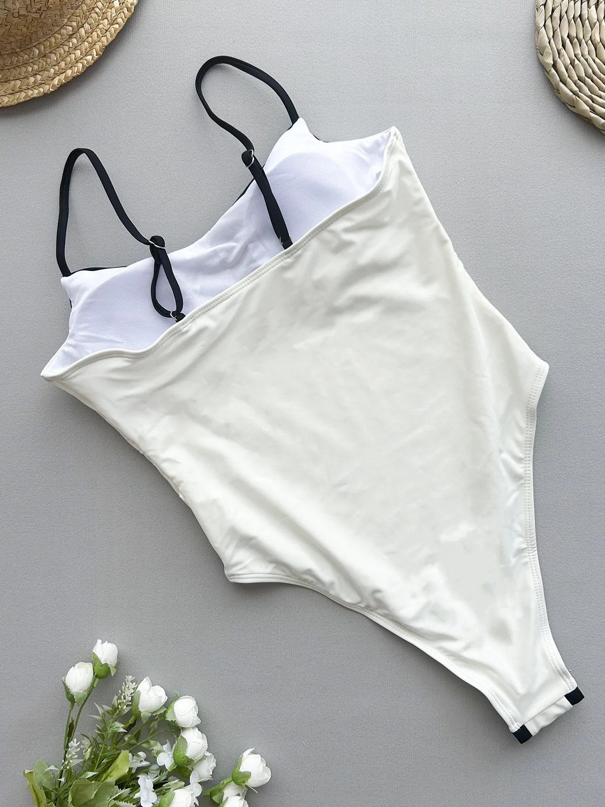 Black White Swimsuit Women One Piece 2024 New Swimwear Bathing Suit Beachwear Vintage Monokini Bodysuit Bikinis Set Biquini