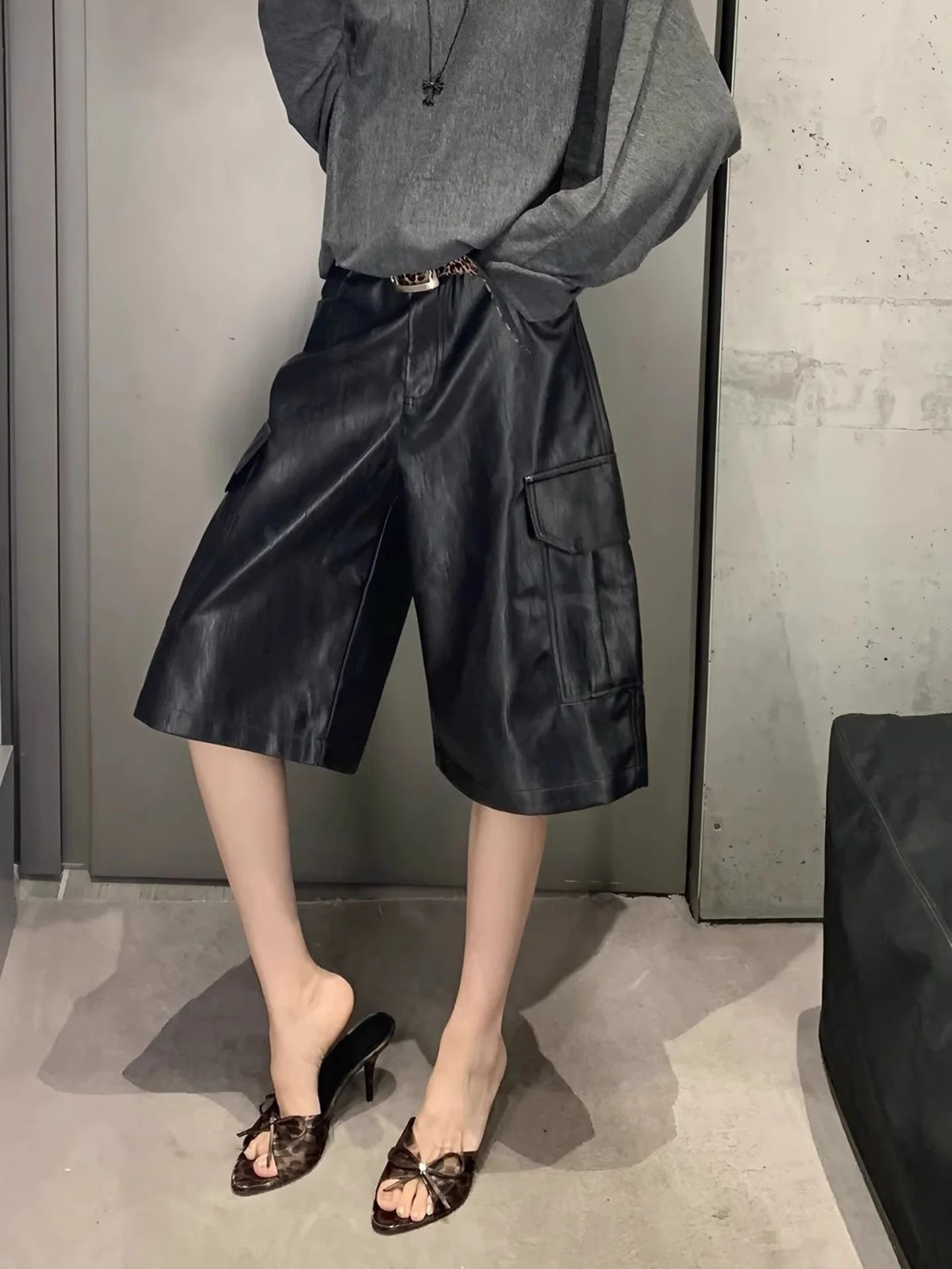Black Seven-Foot Workwear Pants for Women PU Wide Leg Commuter Casual Trousers Elegant Slimming Style Autumn New Arrival