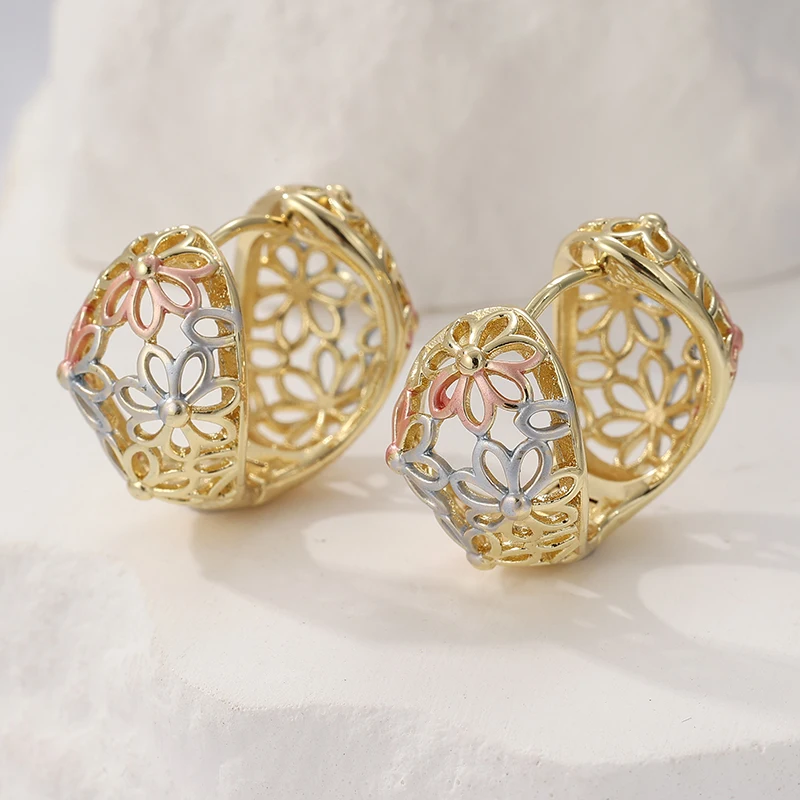 Klassische Minimalistische Dreifarbige Kupfer-Creolen Damen-Ohrringe Metall Hohl Handgeschnitzte Blumen-Ohrringe Vintage-Schmuck für Frauen – Detail 1