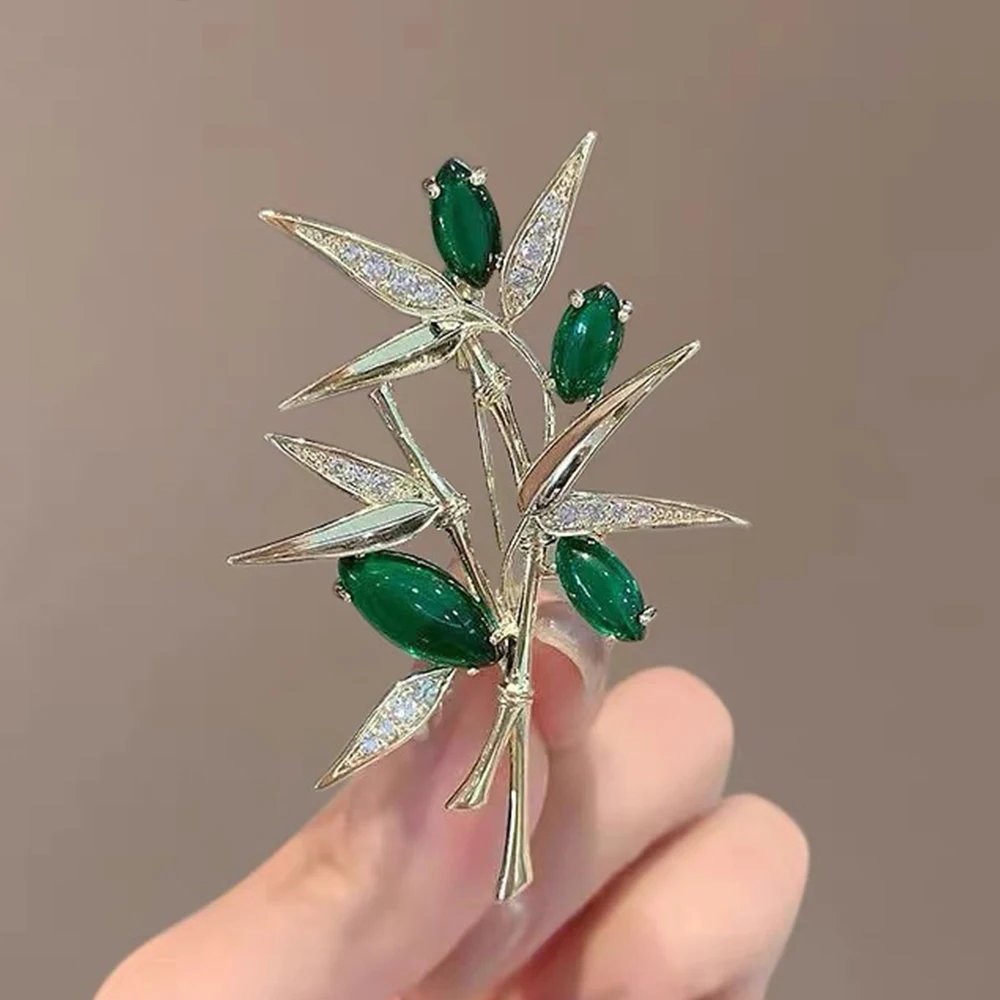 Luxury Green Crystal Bamboo Leaf Brooches for Women Elegant Plant Rhinestone CZ Zircon Needle Clothing Accessory Pins