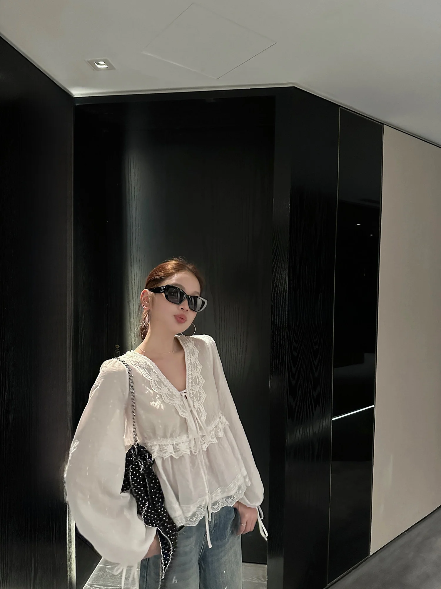 

Goo Goo Eyes Lace Trim V-neck Summer Lightweight Breathable Small Shirt Texture Sensation Cotton Polyester Blend Long Sleeve