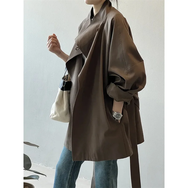 2025 Donna Autunno Trench kaki Colletto alla coreana Cappotto stile allentato da donna con cintura Casaco Feminino Nuovo Trench Femme