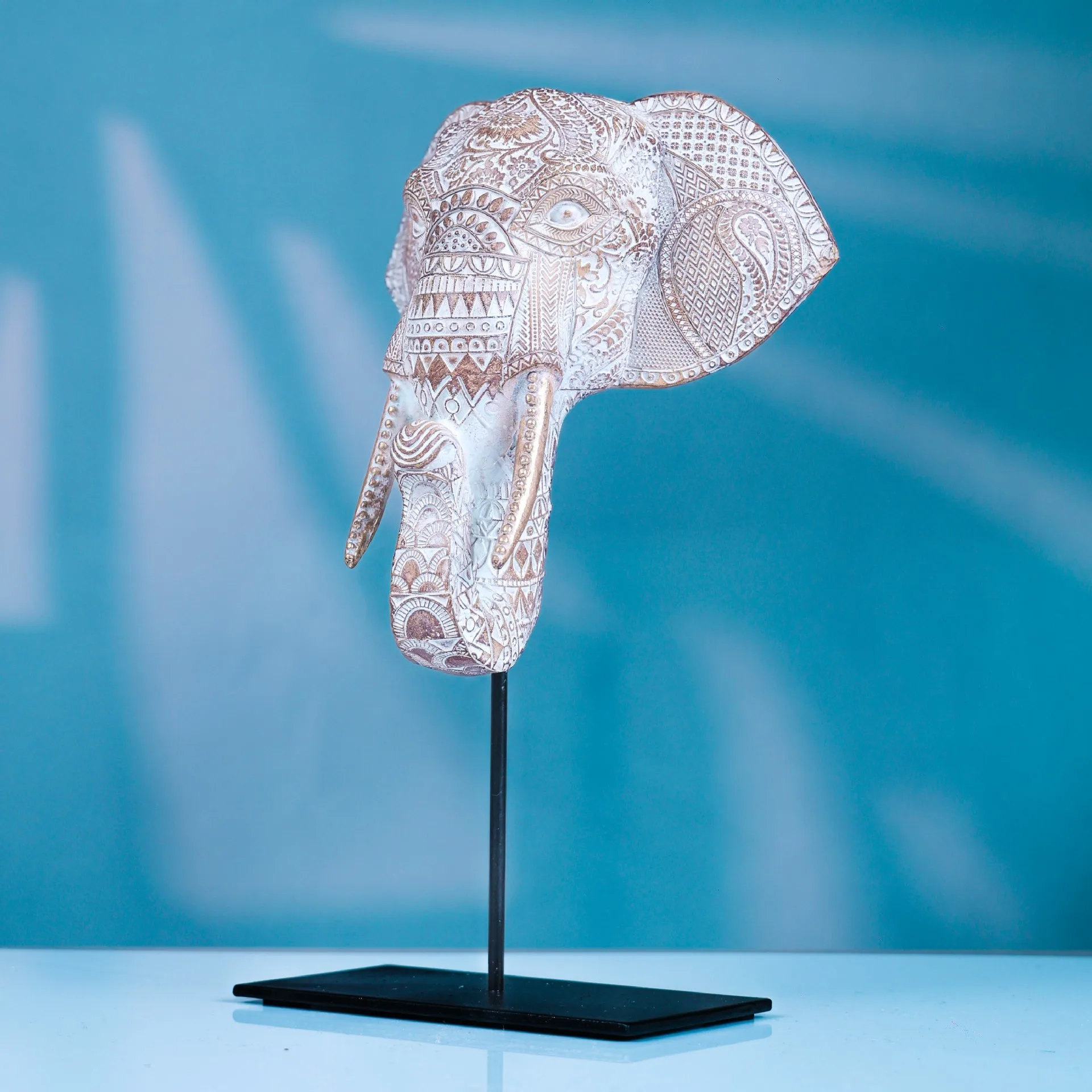 Southeast Asian Light Luxury Elephant Head Resin Sculpture Dual-Use Desktop & Wall Hanging Ornament Auspicious Elephant Statue