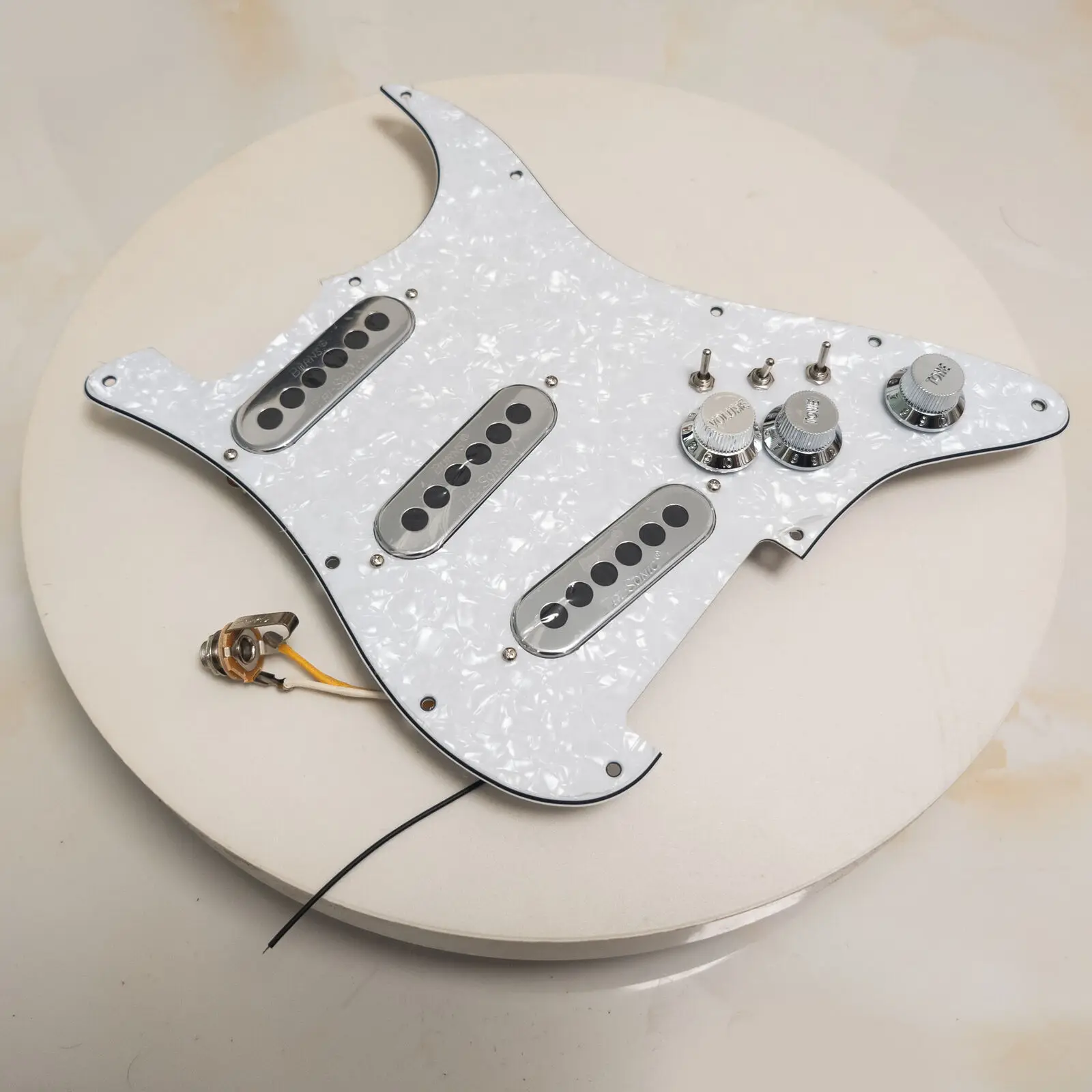 

Guitar Prewired Loaded Pickguard SSS Burns Tri Sonic Single Alnico 5 For ST Electric Guitar Replacement parts