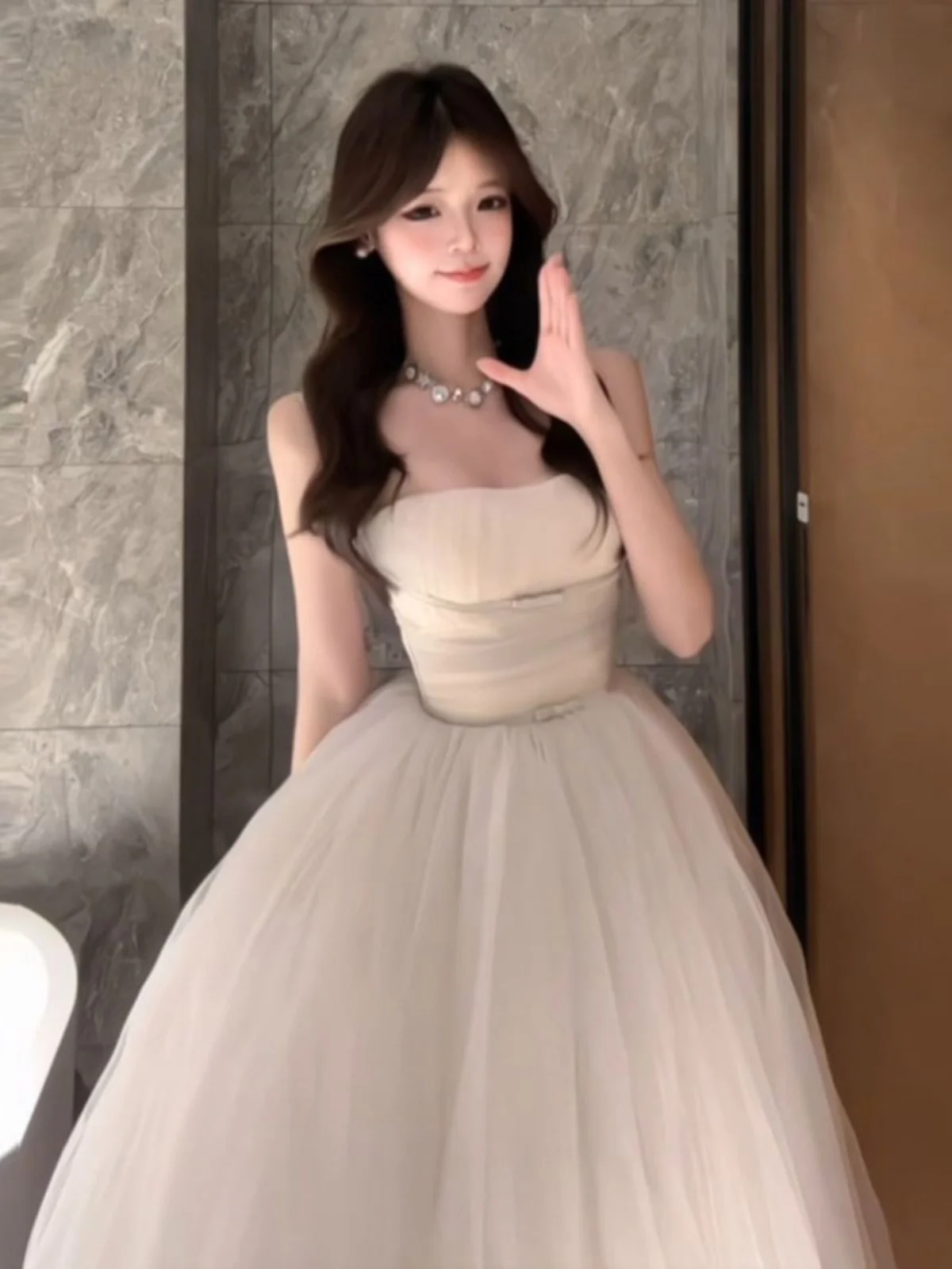 

Elegant Beautiful Precise Summer New Style Long Net Gown Strapless Waist Cinched Pure Desire Style City Commute Date Dress