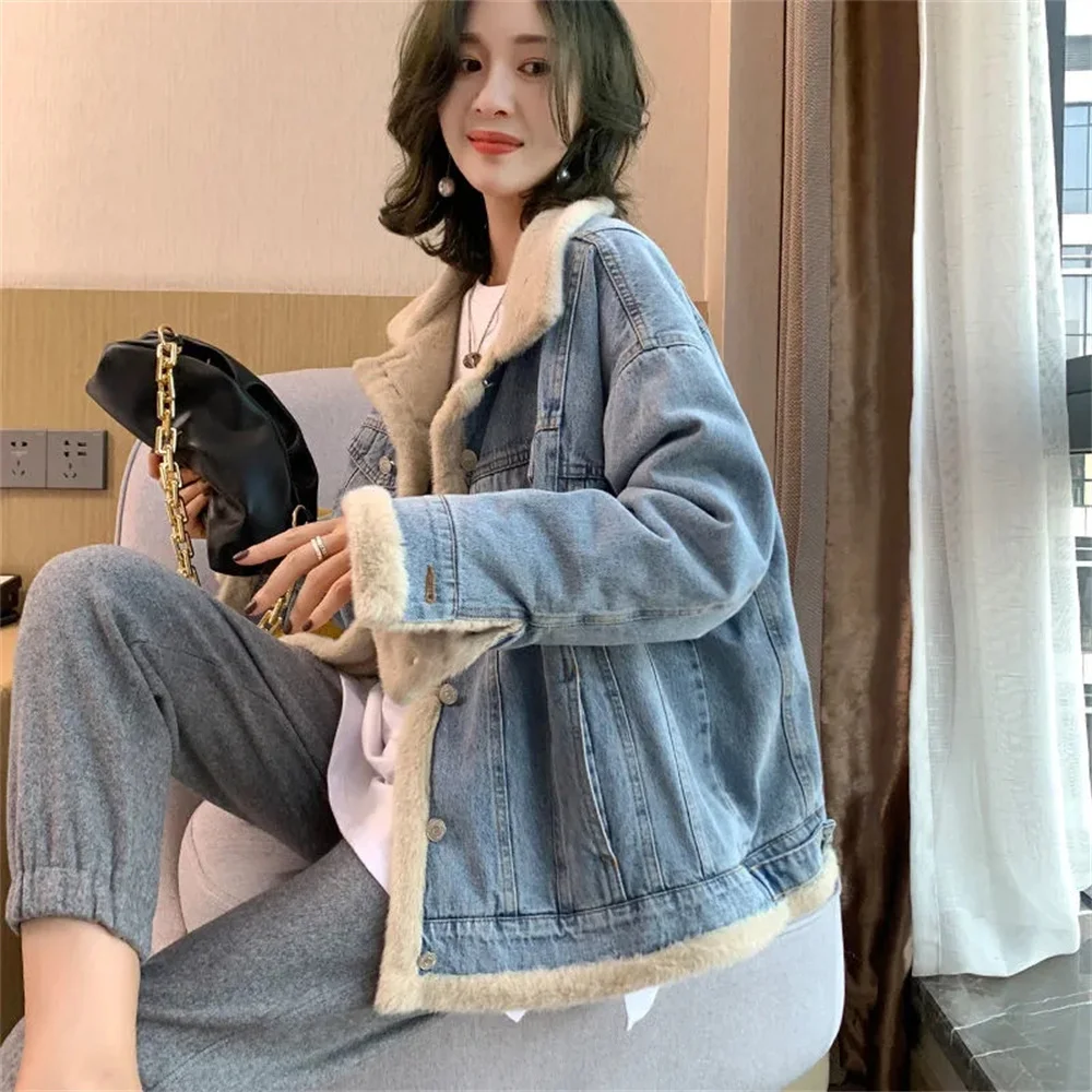 Denim Jacket Women Thicken Spliced Warm 2023 new Autumn Wintercoat Lamb WoolSnow Jean Coat Women Outerwear Female Thicken Jacket