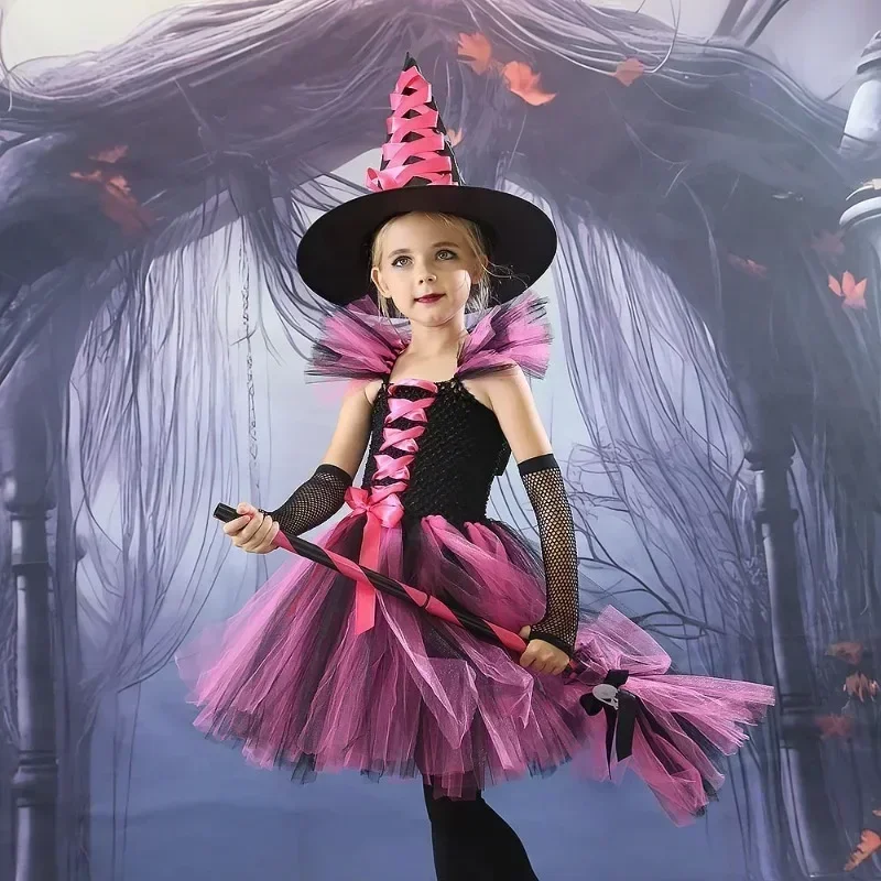 Kinder-Halloween-Kostüm für Mädchen im Hexenstil mit Tutu, Hut und Besen für Themenpartys, Karneval und Rollenspiele. – Detail 6