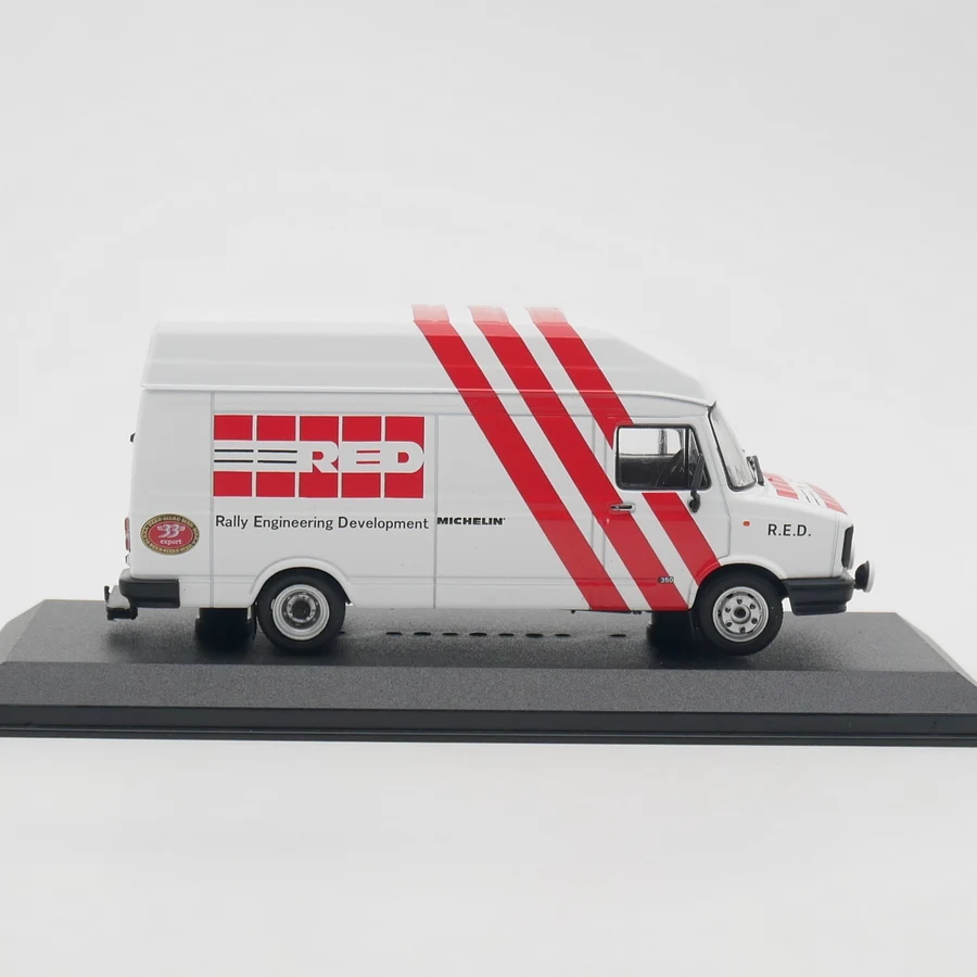 Moulé sous pression 1:43 échelle Ixo fret Rover Sherpa 1986 Land Rover tout-terrain pain rallye logistique véhicule alliage voiture modèle à collectionner