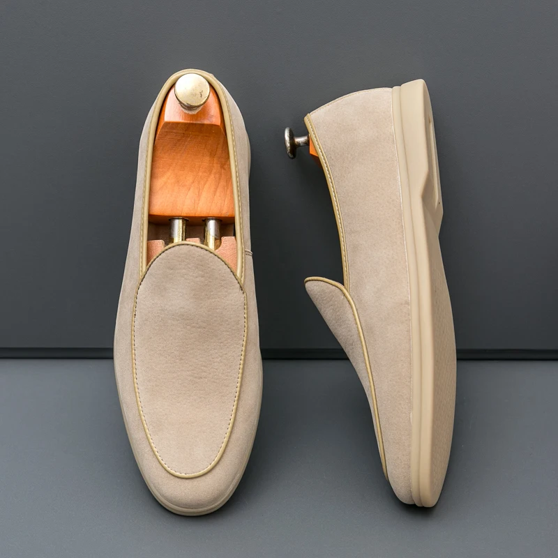 Fashionable Men Loafers American Casual Comfortable Brand Small Leather Shoes British Business Travel Shoes in Sizes 38-46
