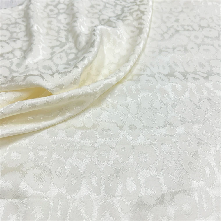 

Jacquard Acetic Acid, Apricot White Human Leopard Print Pendant Cheongsam, Natural Fabric