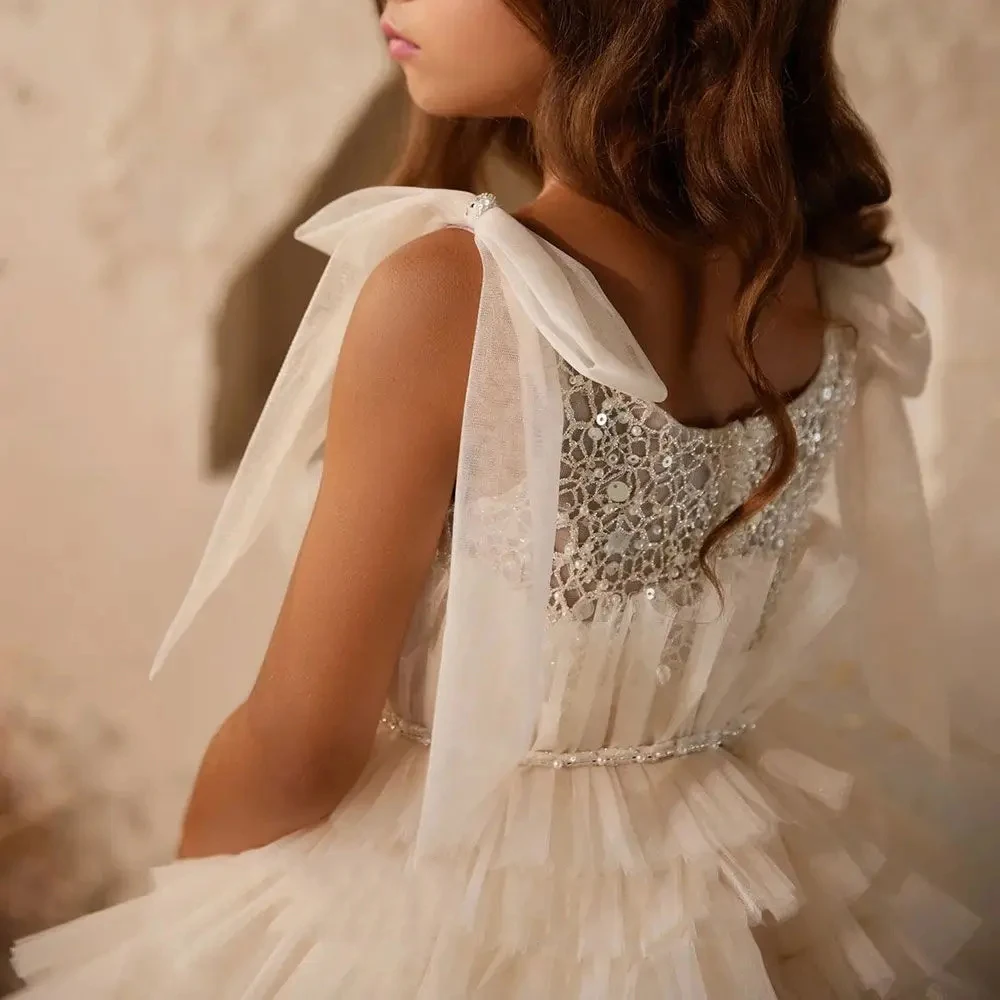 Cute Flower Girl Dress For Wedding Knee Length Feathers Tulle Puffy Applique Kids Birthday Party First Communion Ball Gowns