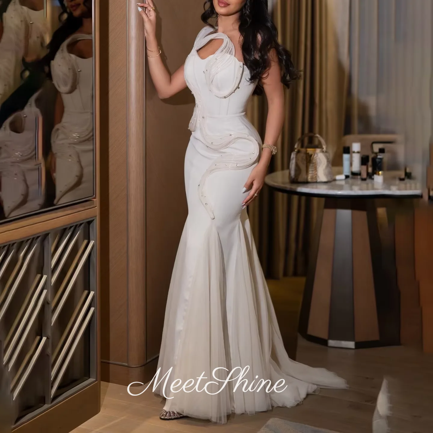 

Вечерние платья с белыми бусинами на одно плечо, элегантные платья русалки для выпускного вечера в Саудовской Аравии, вечернее платье для свадебной вечеринки по индивидуальному заказу, 2025 г.