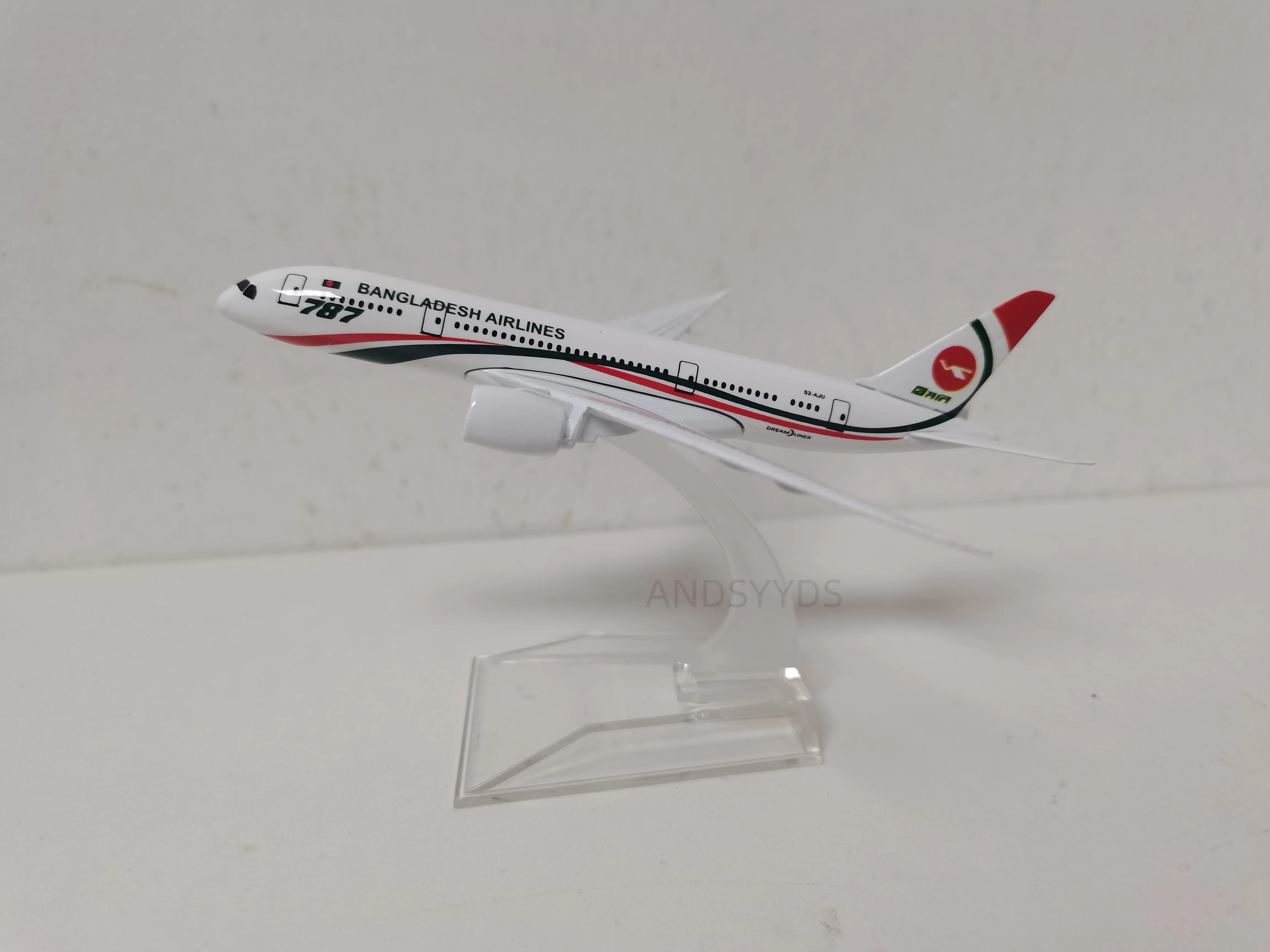 1/400 Scale Diecast 16cm Airplane Toy B787 Bangladesh Airways Model Planes With Base Aircraft Display Aviation Enthusiasts Gifts