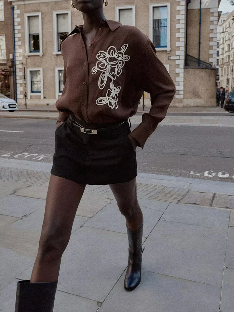 

Европейский и американский стиль, осенняя новая модная тенденция, женская одежда, простая универсальная рубашка с длинными рукавами и цветочной текстурой с лацканами