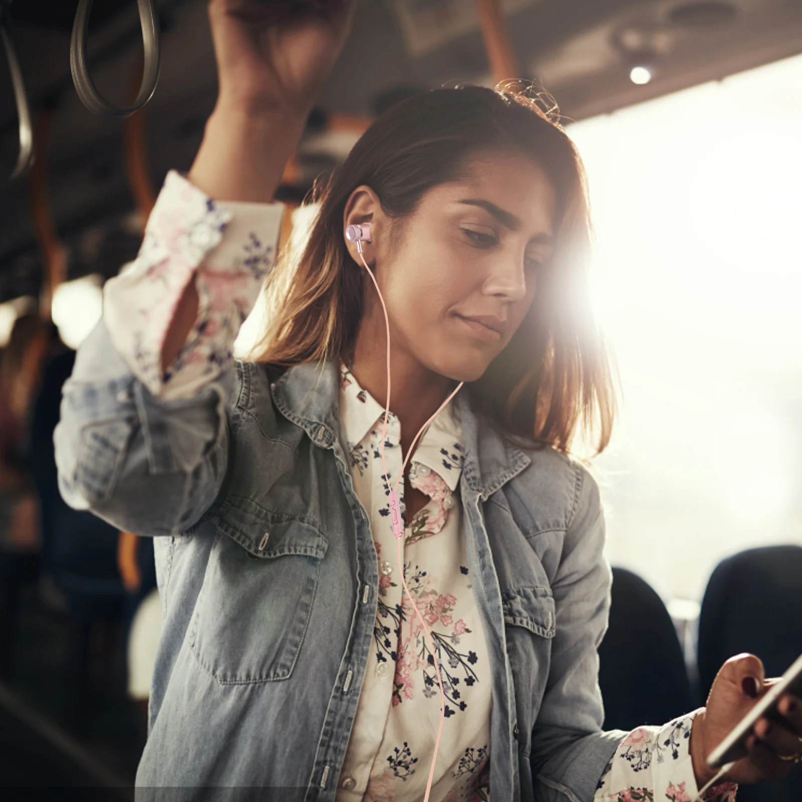 

Wired Wire-controlled Headphones Headset Super Bass Earphones Noise Reduction Pink