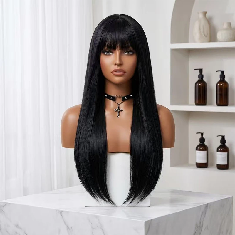 Women’s 28-inch black synthetic wig with soft, smooth fringe; suitable for everyday wear; suitable for all women