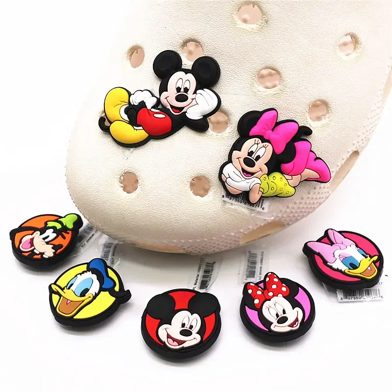 7pcs Set Original Mickey Mouse Shoe Charms Donald Duck Daisy Goofy Round Shoe Charms Jeans Clog Pins Kids Women Shoe Decorations