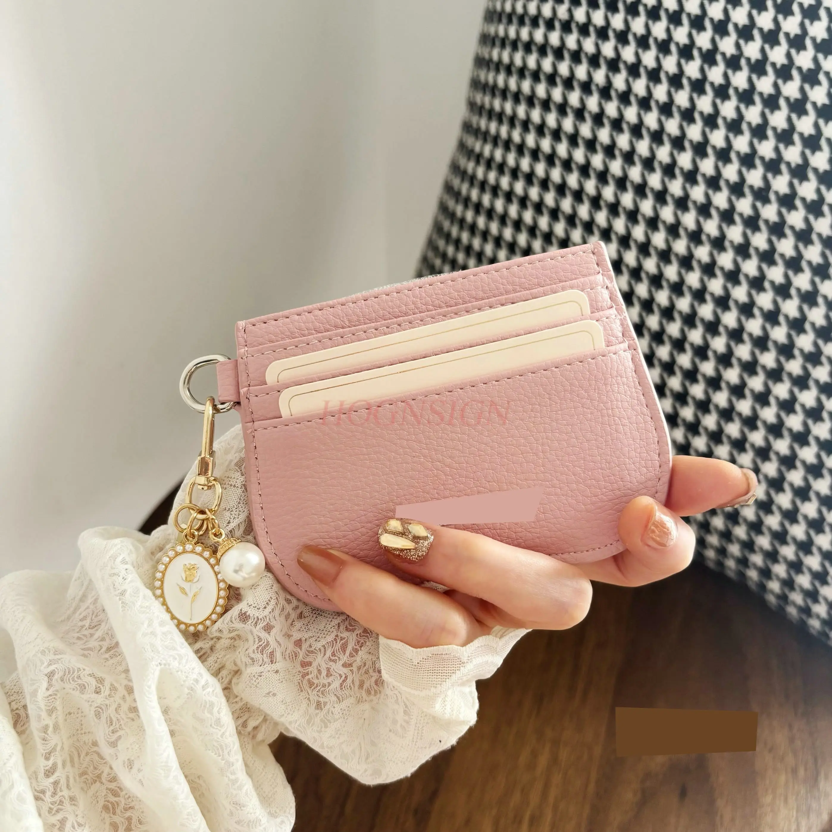 قطعة واحدة من حقيبة البطاقات المصممة بشكل فريد للنساء، بسيطة ومتعددة الاستخدامات، عصرية، مدمجة ورائعة، حافظة بطاقات رفيعة للغاية #1